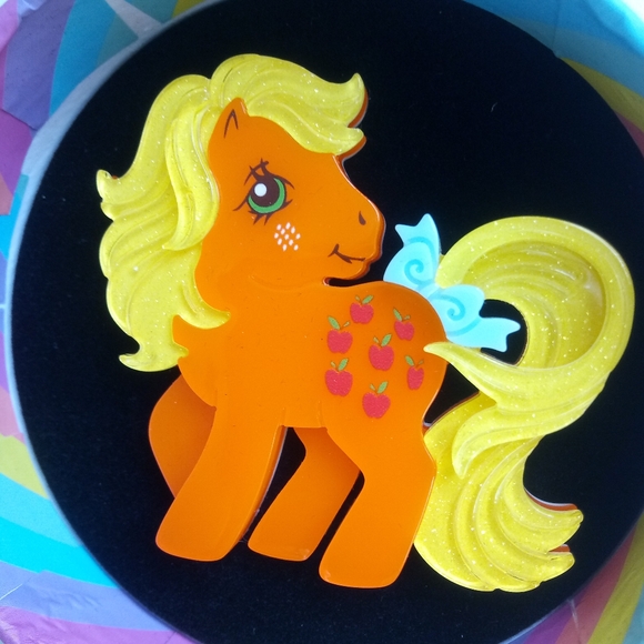 ERSTWILDER X MY LITTLE PONY APPLEJACK BROOCH NIB NWT - Picture 5 of 9